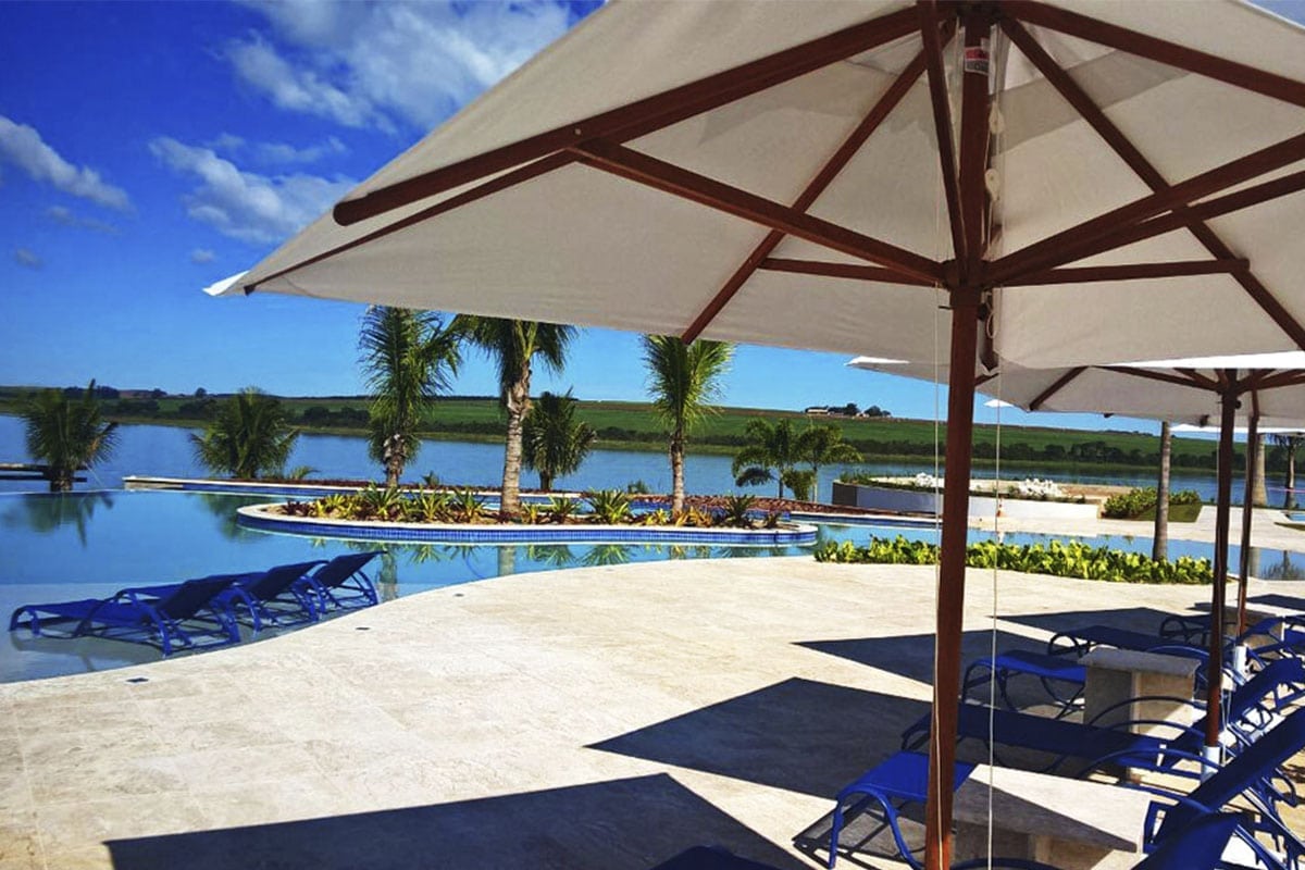 Belíssima Piscina com Borda Infinita | Riviera de Santa Cristina II